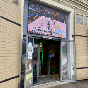 Arena 14 bar